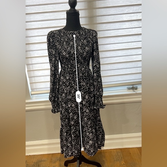 Yakira bella black and white dreas - Picture 5 of 8